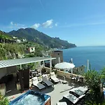 拉维罗亿博丽旅馆